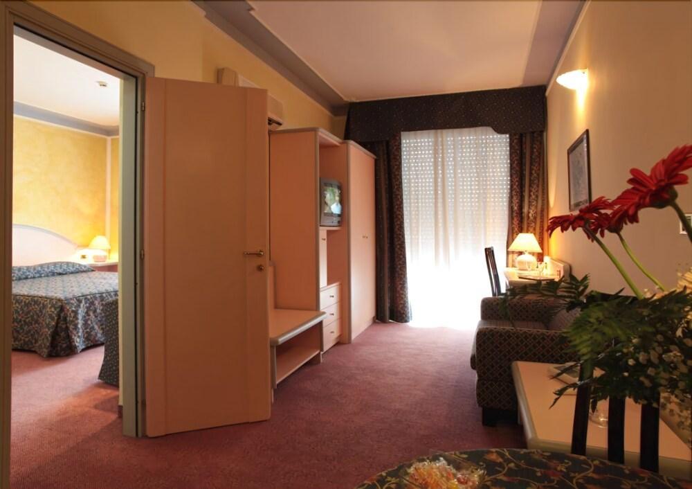 Hotel Grazia Deledda Σάσαρι Εξωτερικό φωτογραφία