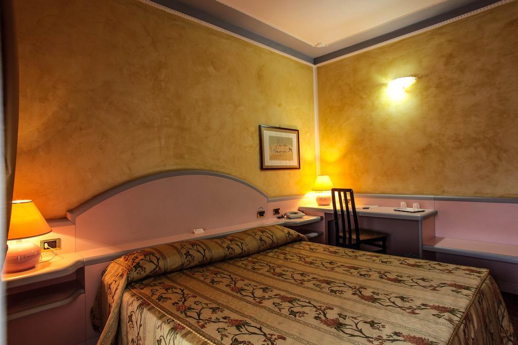 Hotel Grazia Deledda Σάσαρι Εξωτερικό φωτογραφία